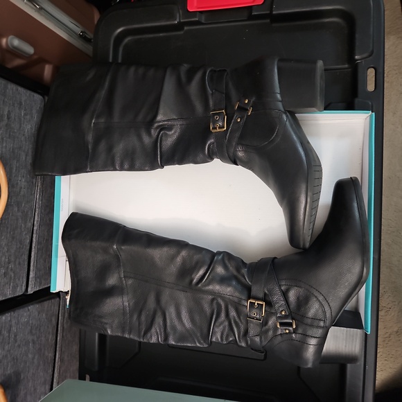 ARRAY BOOTS - Picture 1 of 6